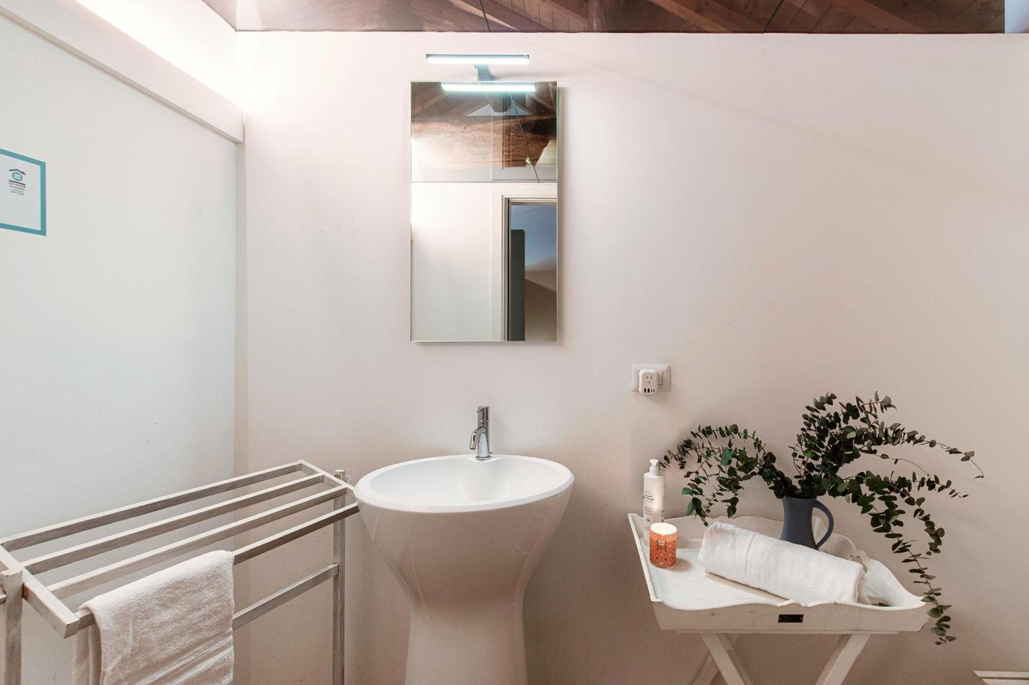 Corte Delle Rondini - Bymyhomeincomo Luaran gambar