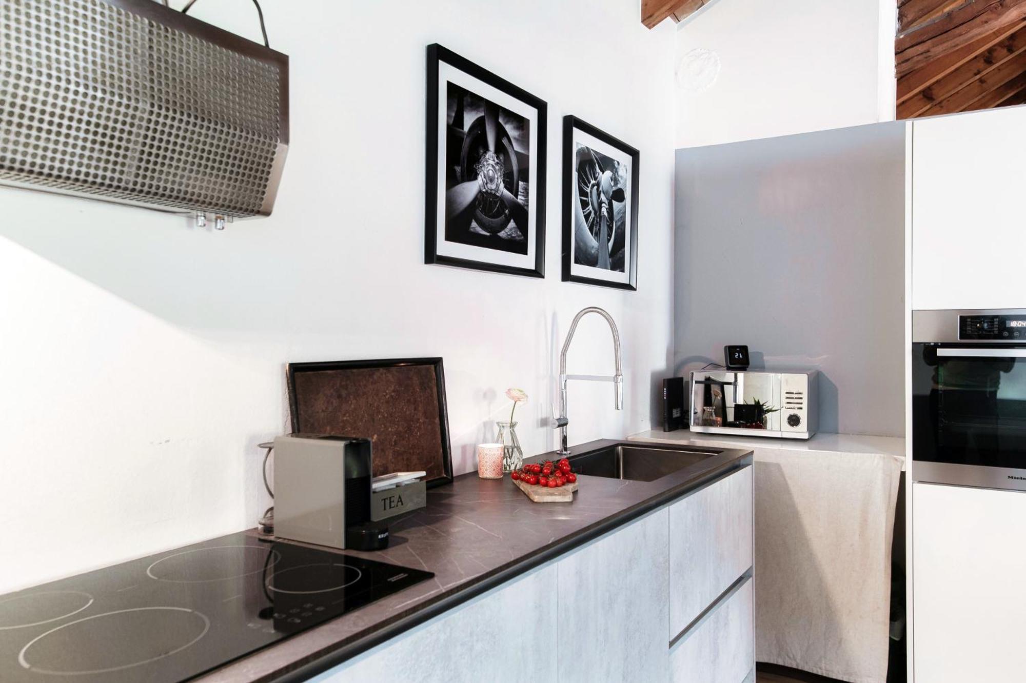 Corte Delle Rondini - Bymyhomeincomo Luaran gambar