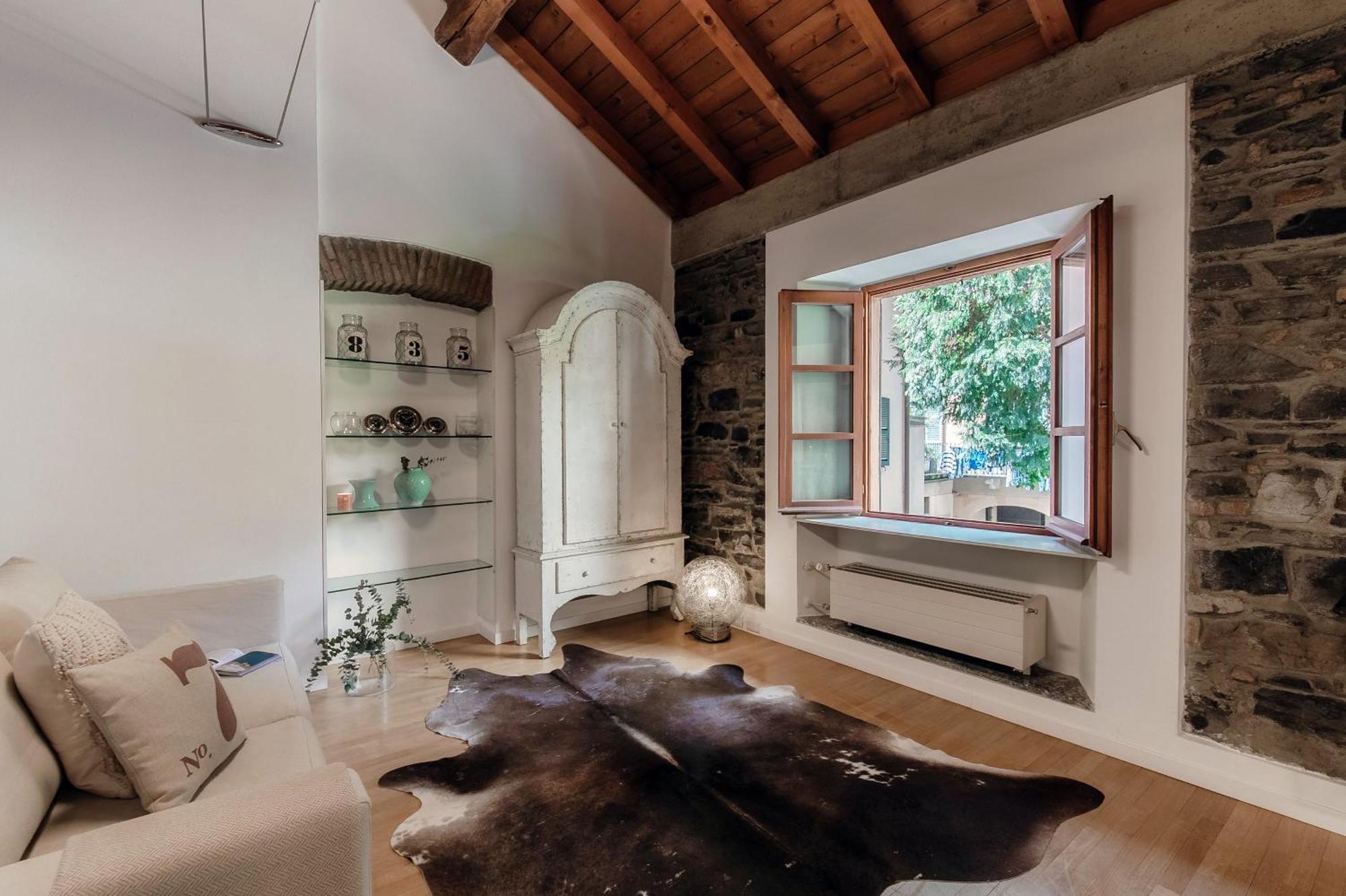Corte Delle Rondini - Bymyhomeincomo Luaran gambar