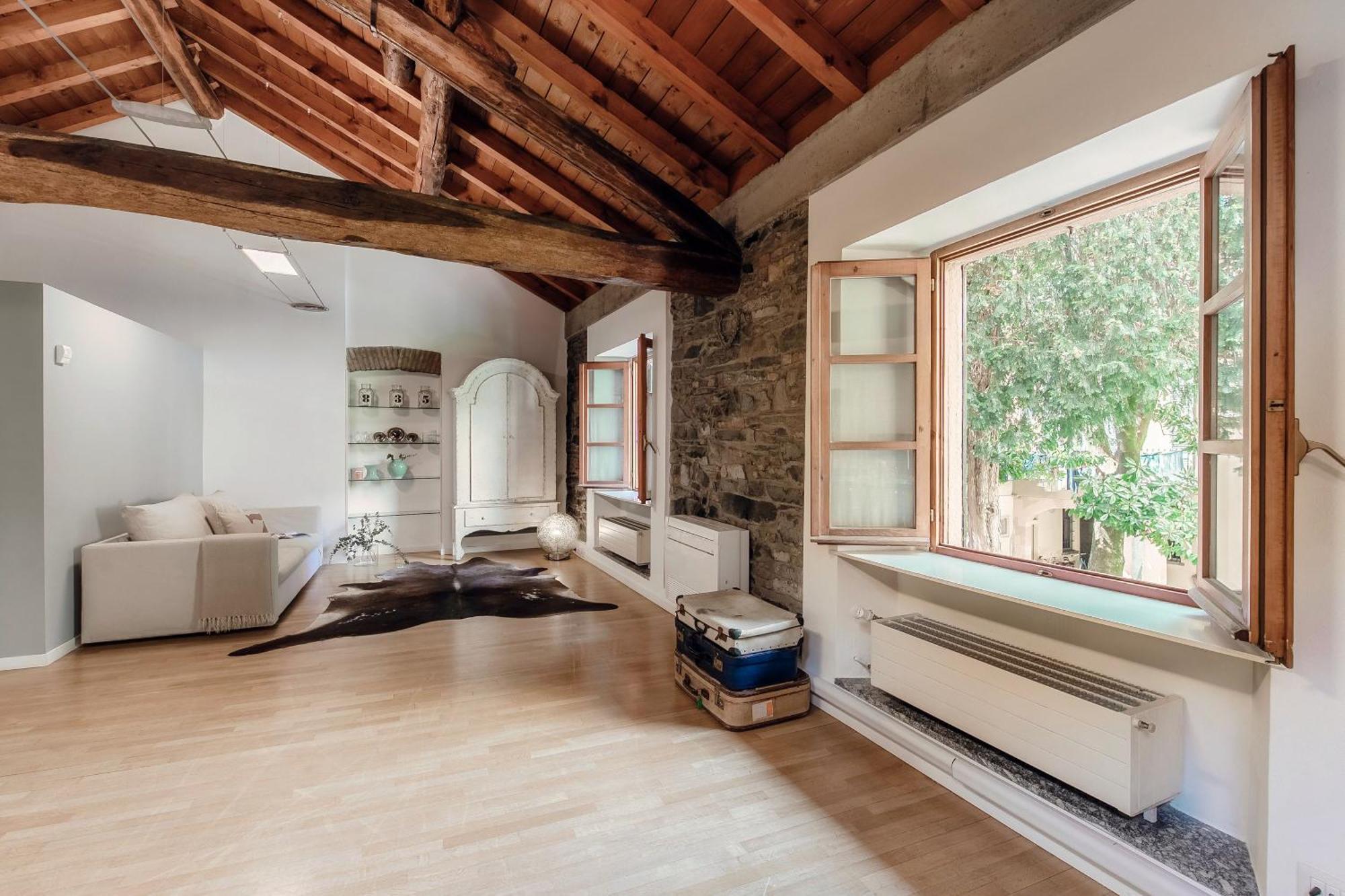 Corte Delle Rondini - Bymyhomeincomo Luaran gambar