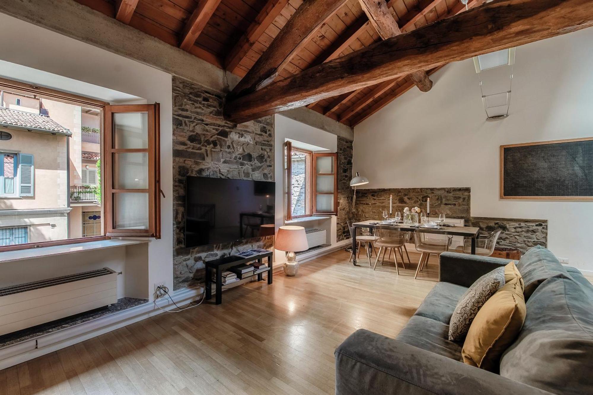Corte Delle Rondini - Bymyhomeincomo Luaran gambar